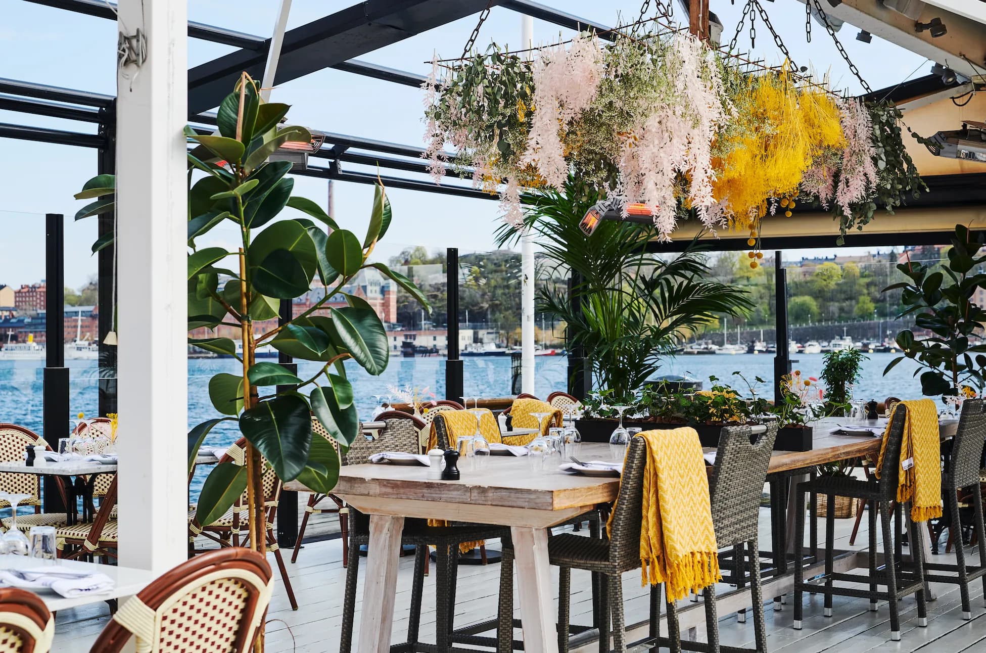 BRA VÄDER, BÄTTRE COCKTAILS.